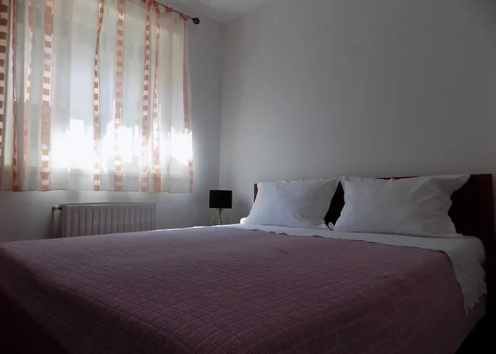 Borna * Vrbnik (Primorje-Gorski Kotar)